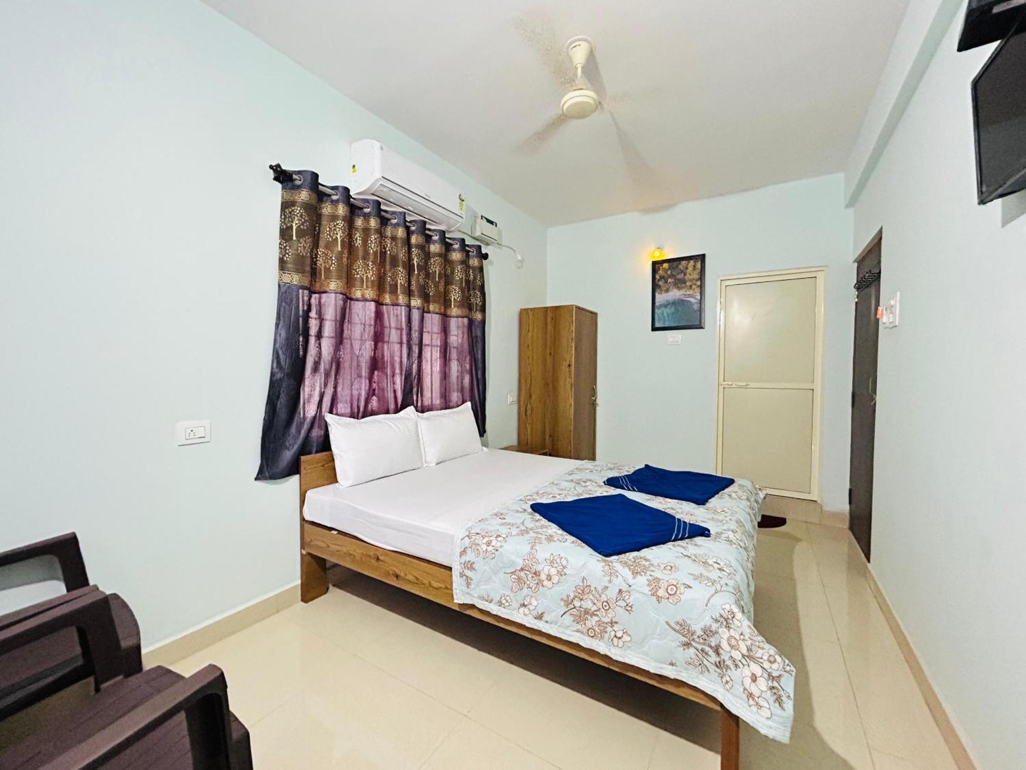 Hotel Blue - Near Baga